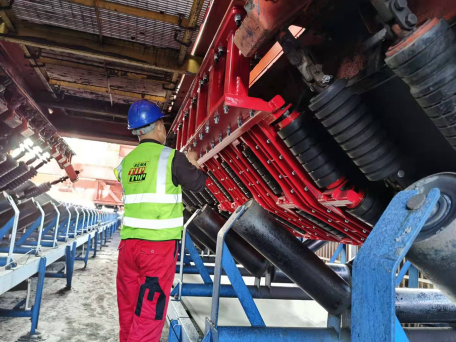 Image of employees for system optimization