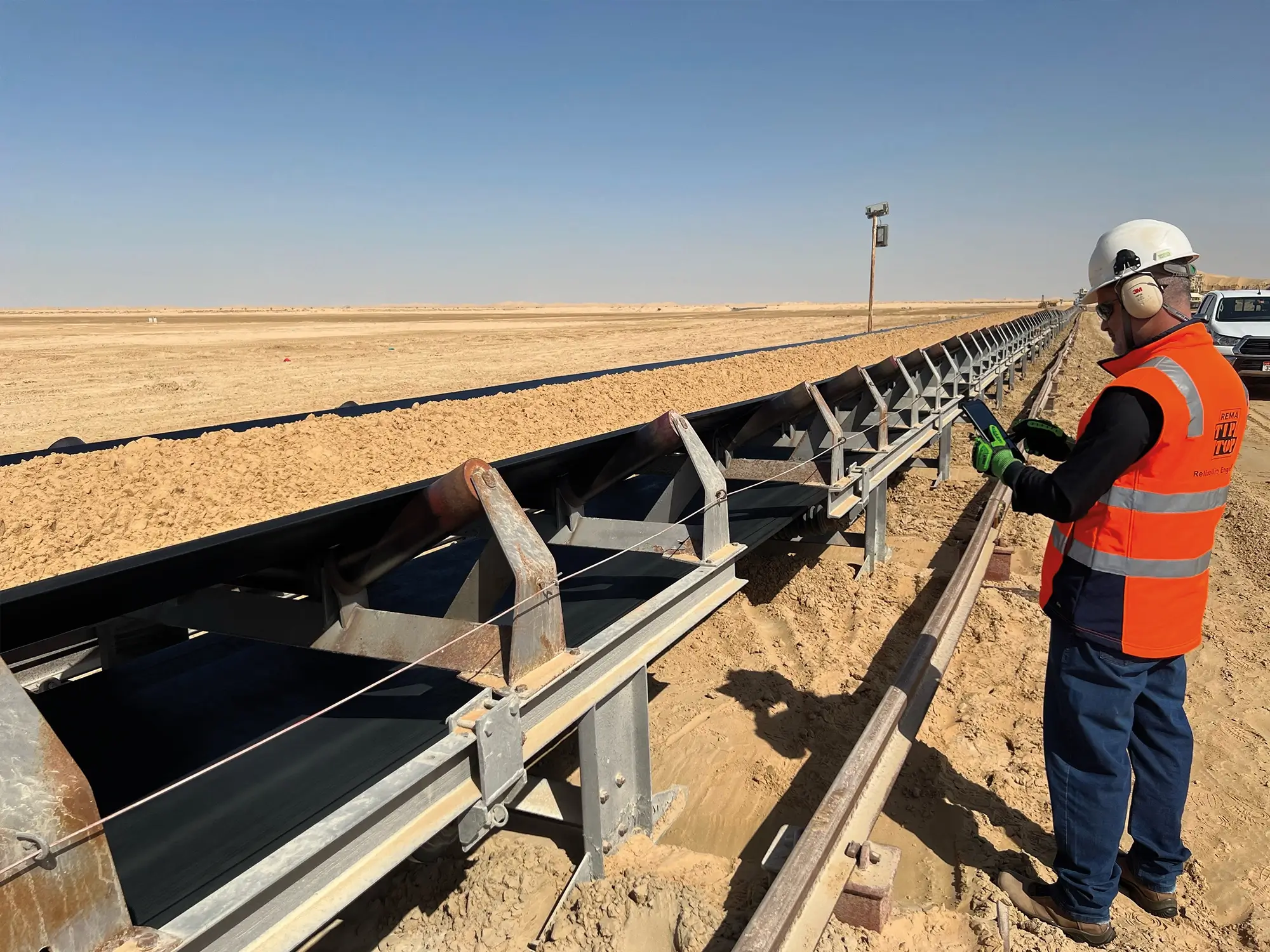 Image of employees for system optimization